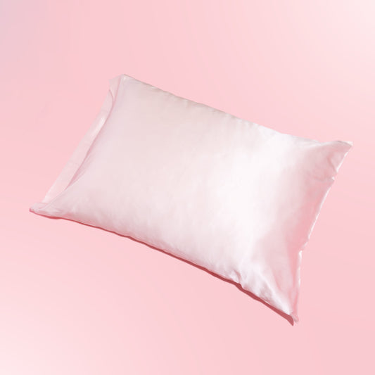 Traveling With Your Silk Pillowcase: A Must-Have for Great Sleep