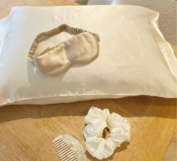 The Benefits of a Complete Silk Sleep Set for Hair and Skin
