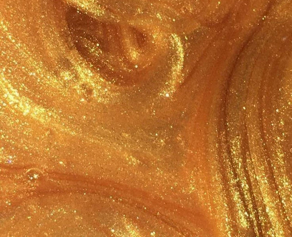 What Makes Hair Look Glossy Without Heavy Styling